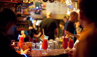 Россиян отравили в Турции алкоголем Россиян отравили в Турции алкоголем