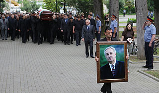 Путин простился с Багапшем Путин простился с Багапшем