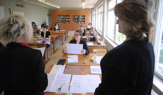 Школьникам дали меньше трех часов на ЕГЭ Школьникам дали меньше трех часов на ЕГЭ