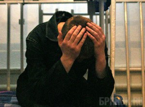 Отдали под суд мужчину, насиловавшего малолетнюю дочь