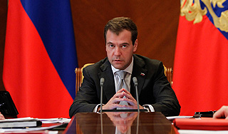 Медведев: Систему управления надо менять Медведев: Систему управления надо менять