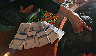 Сотрудников МВД поймали на связи с казино Сотрудников МВД поймали на связи с казино