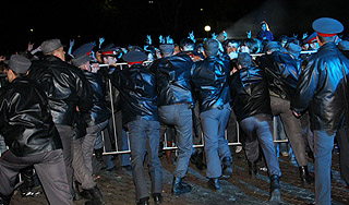 Подростки в Байконуре напали на россиян Подростки в Байконуре напали на россиян