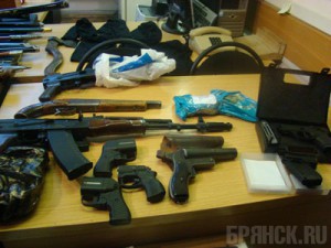 В гараже брянского бизнесмена нашли целый склад боеприпасов