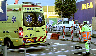 Взрыв в IKEA ранил людей Взрыв в IKEA ранил людей