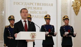 Медведев: Мы окрепли как единая нация Медведев: Мы окрепли как единая нация