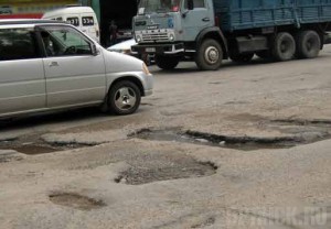 Качество недавно отремонтированных дорог уже вызвало нарекания