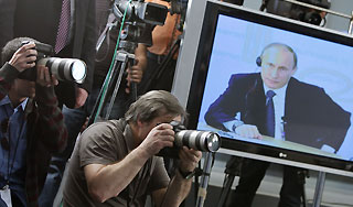 Медведев и Путин приняли новых фотографов Медведев и Путин приняли новых фотографов