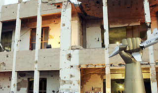 В Ливии взорвали дворец Каддафи В Ливии взорвали дворец Каддафи