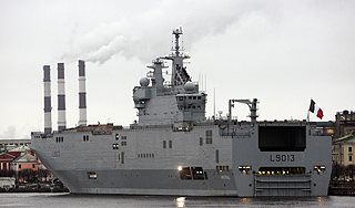 Россия купила у Франции два "Мистраля" Россия купила у Франции два "Мистраля"