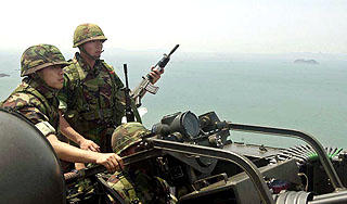 Морская пехота Сеула обстреляла авиалайнер Морская пехота Сеула обстреляла авиалайнер