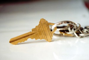 Очередь детей-сирот на получение жилья выросла до 2,4 тысячи человек