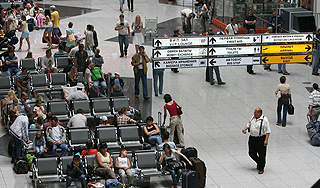 Туристы вывезли из России 27 млрд долларов Туристы вывезли из России 27 млрд долларов