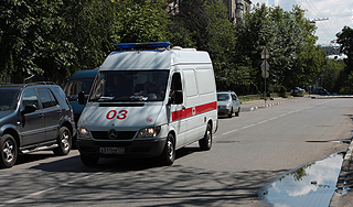 Пьяная выпускница выпала из окна школы Пьяная выпускница выпала из окна школы