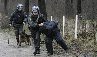 Психбольной с ружьем убил трех человек Психбольной с ружьем убил трех человек