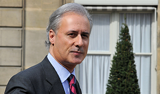 Экс-министра Франции винят в насилии Экс-министра Франции винят в насилии