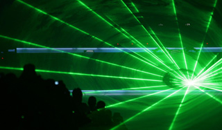 Экипажи двух лайнеров ослеплены лазером Экипажи двух лайнеров ослеплены лазером