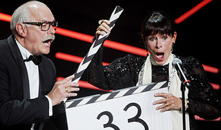 Известная актриса ущипнула Михалкова Известная актриса ущипнула Михалкова