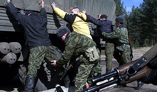 На Урале военным вернули украденное оружие На Урале военным вернули украденное оружие