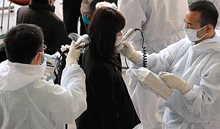 Японцев массово отправляют к врачам Японцев массово отправляют к врачам