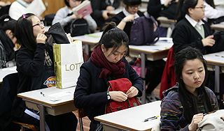 Ким Чен Ир выгнал всех студентов на стройки Ким Чен Ир выгнал всех студентов на стройки