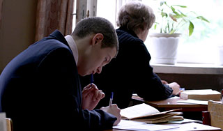 Студентов отчислят за помощь на ЕГЭ Студентов отчислят за помощь на ЕГЭ