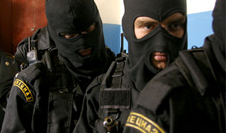 Мужчина открыл огонь из автомата в Москве Мужчина открыл огонь из автомата в Москве