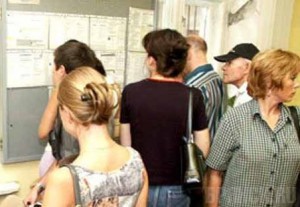 За месяц безработица снизилась незначительно