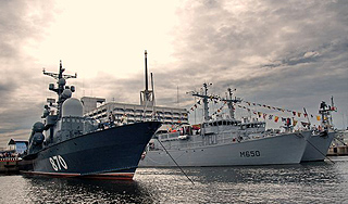 В Петербурге показали корабли будущего В Петербурге показали корабли будущего