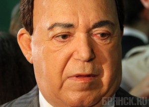 Ветеран ВОВ проклял Денина, повесившего партизанскую медаль на Кобзона Иосиф Кобзон