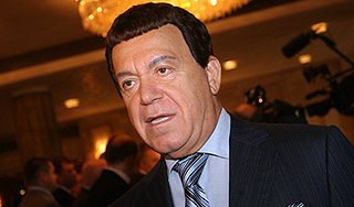 Под Саратовом вспыхнул дебаркадер Под Саратовом вспыхнул дебаркадер