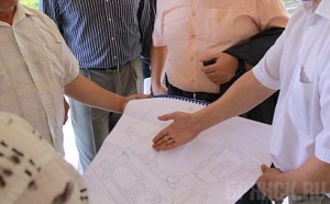 Возле детской областной больницы планируют построить автостоянку