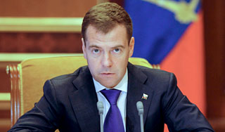 Медведев приказал уволить паникеров Медведев приказал уволить паникеров