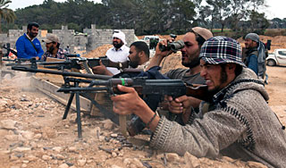 Повстанцы ударят по Каддафи со всех сторон Повстанцы ударят по Каддафи со всех сторон