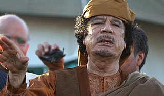 Каддафи обещает двинуть войска на Европу Каддафи обещает двинуть войска на Европу