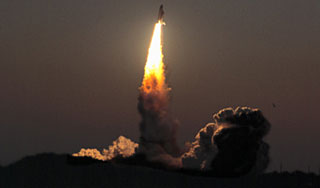 Иран запустил ракеты в Индийский океан Иран запустил ракеты в Индийский океан