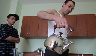 Россияне пьют чай чаще китайцев Россияне пьют чай чаще китайцев