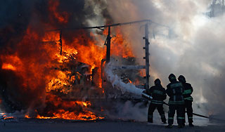 Для тушения огня на буровой применят лазер Для тушения огня на буровой применят лазер
