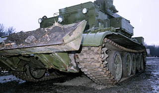 Броневик раздавил легковушку в Волгограде Броневик раздавил легковушку в Волгограде