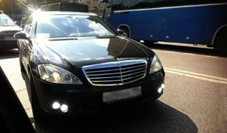 В Москве из "Мерседеса" открыли стрельбу В Москве из "Мерседеса" открыли стрельбу