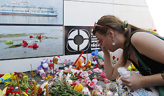 Путин: "Булгарию" потопила алчность Путин: "Булгарию" потопила алчность