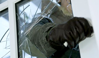 Под Петербургом обокрали дачу губернатора Под Петербургом обокрали дачу губернатора