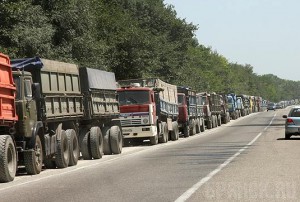 На границе между Украиной и Брянской областью возникла гигантская пробка