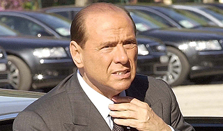 Берлускони ударился головой в ванной Берлускони ударился головой в ванной