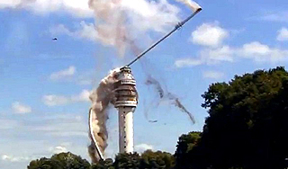 В Голландии рухнула 300-метровая телебашня В Голландии рухнула 300-метровая телебашня