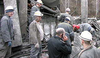 В Коми горный удар заблокировал шахтеров В Коми горный удар заблокировал шахтеров