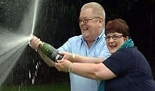 Пенсионеры выиграли миллионы и сбежали Пенсионеры выиграли миллионы и сбежали