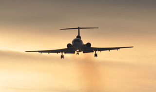 Самолету в небе угрожал мальчик 11 лет Самолету в небе угрожал мальчик 11 лет