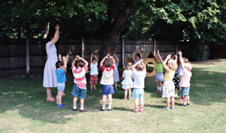 Педофил изнасиловал детей в летнем лагере Педофил изнасиловал детей в летнем лагере