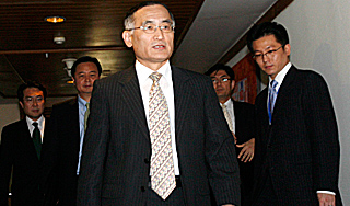 Сеул и Пхеньян провели встречу на Бали Сеул и Пхеньян провели встречу на Бали